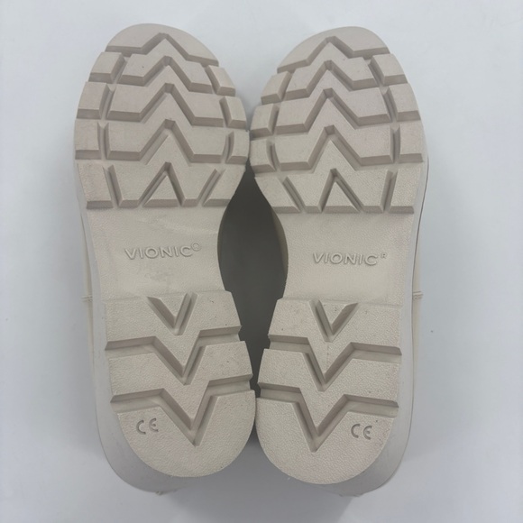 Vionic Women's Elegant Cream Flats - Picture 7 of 7
